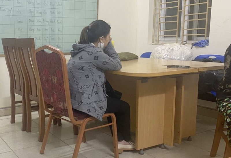 Công an phường Thượng Lý kịp thời cứu người định nhảy cầu Bính quyên sinh